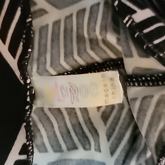 LuLaRoe Leggings Small Geometeic pattern - Picture 2 of 3